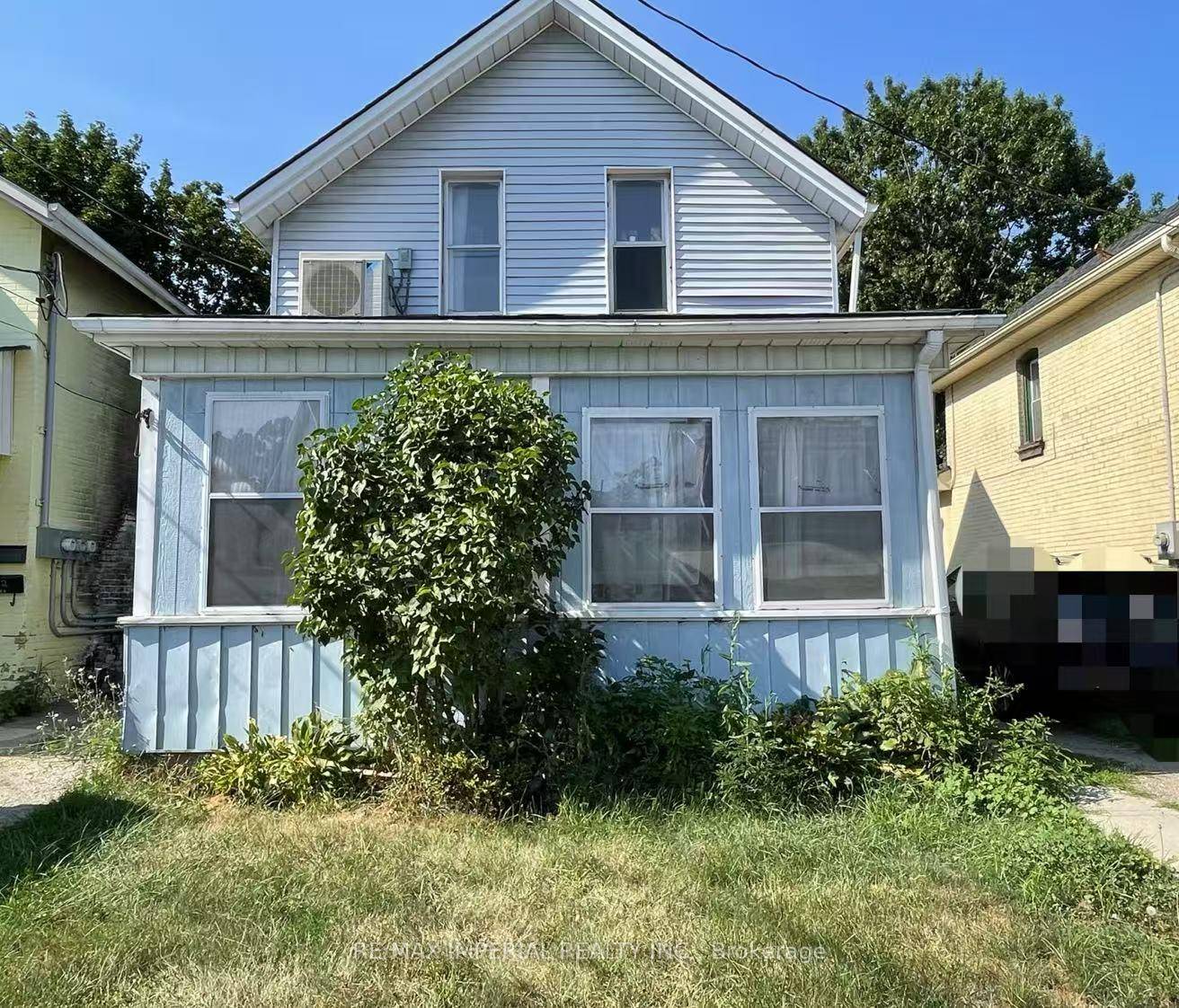 Modern One Bedroom Apartment Available in Mid of August !