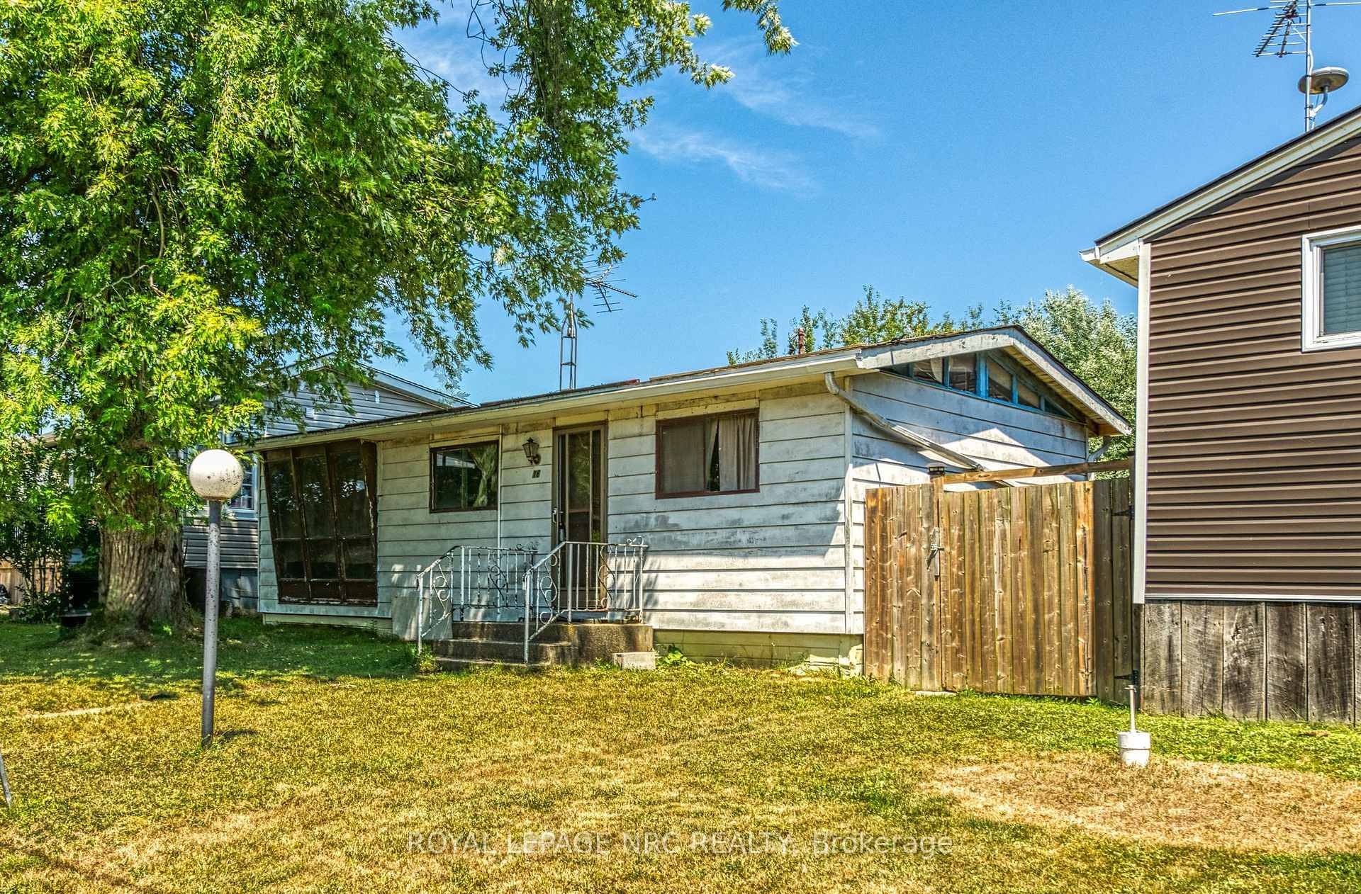 Own A Piece Of Selkirk's Peaceful Cottage Country !