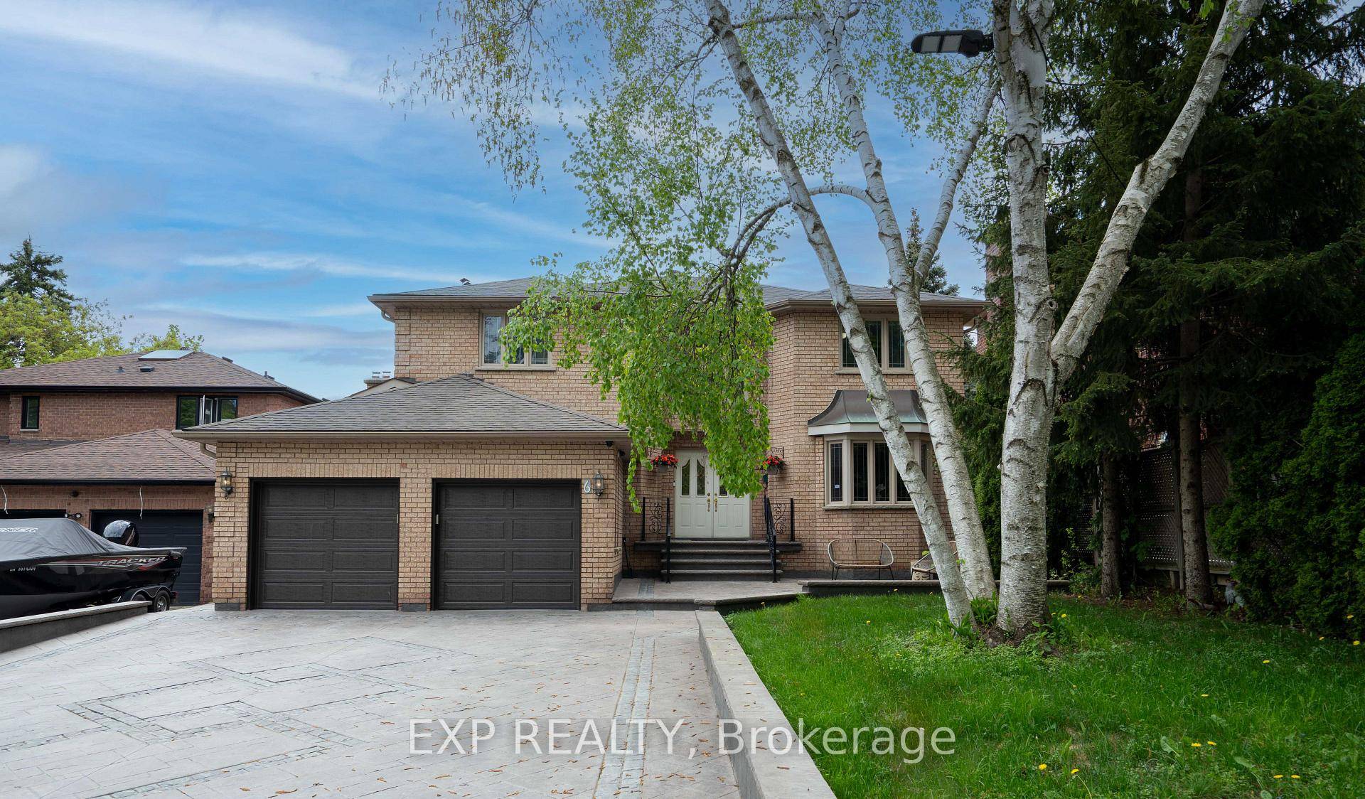 Welcome to Your Next Family Oasis in Etobicoke.