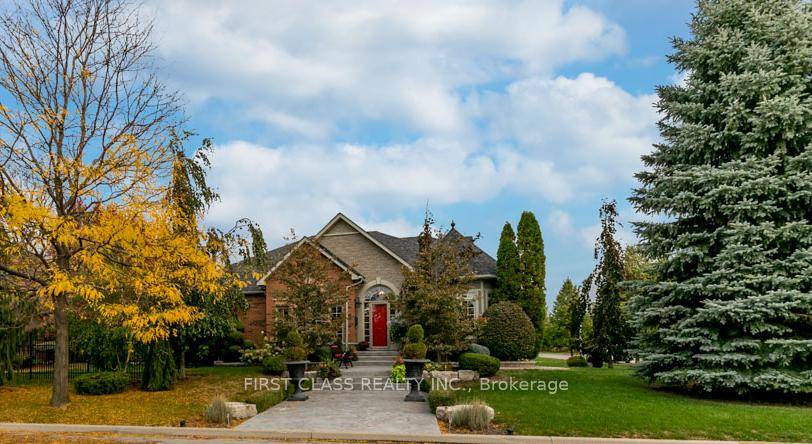 Welcome to 116 Kinloch Crescent, an exceptional home offering over 3, 500 sq.