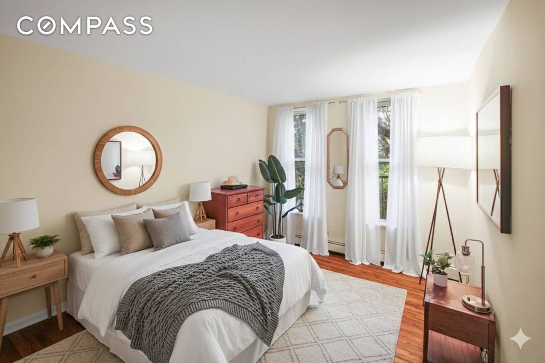 Welcome to 355 St Johns Place 2B, a charming and sun filled one bedroom condo in the heart of Prospect Heights.