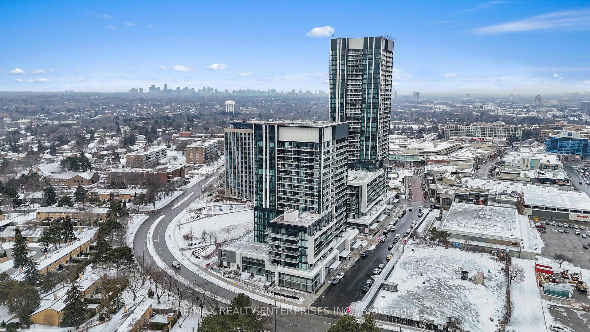 Discover the allure of Rodeo Condominiums Shops at Don Mills with this South Facing Avalon Floor Plan !