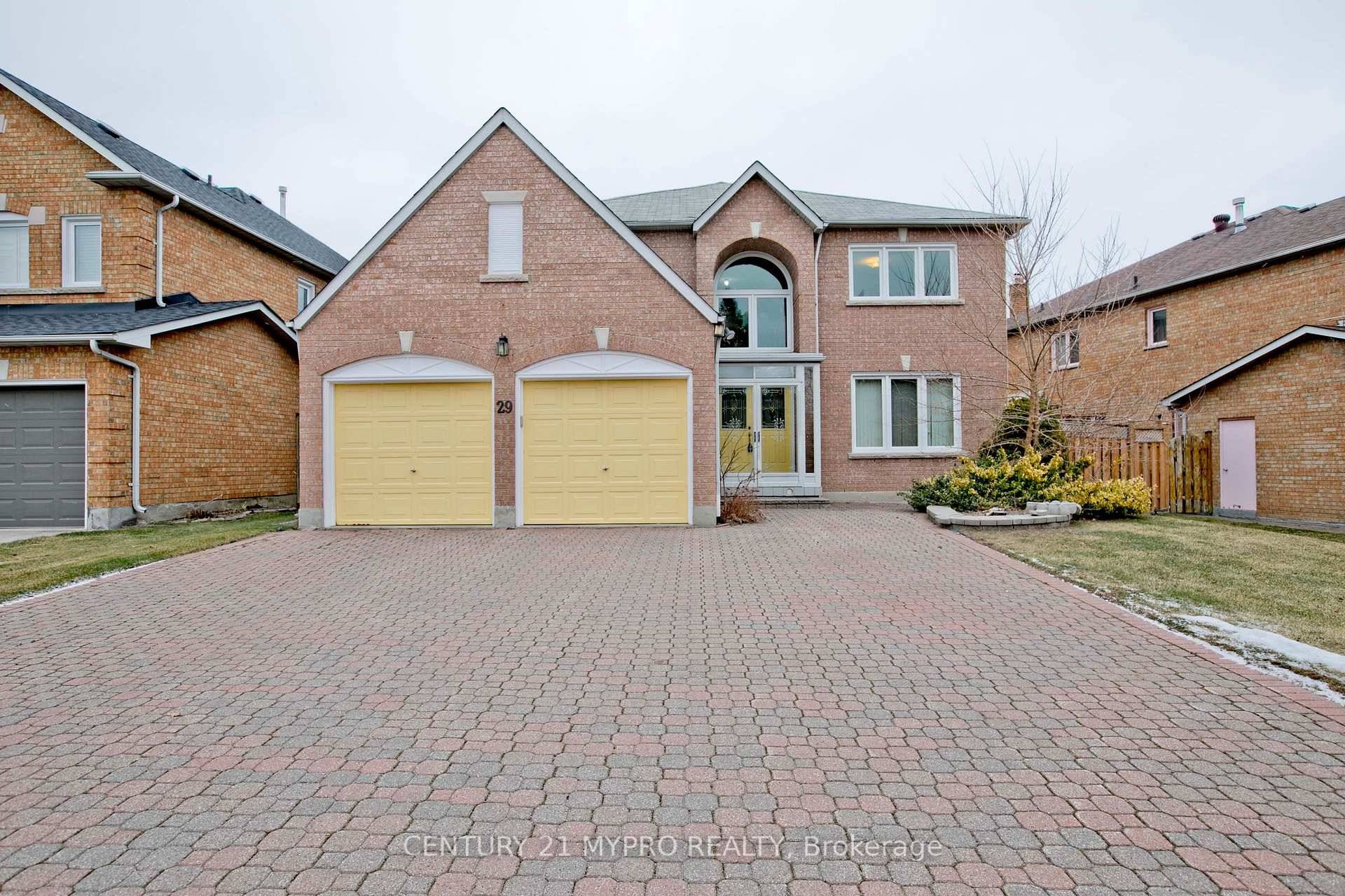 Fantastic Walk Out Basement Family Home Situated In The Heart Of The Highly Coveted Unionville Neighbourhood !