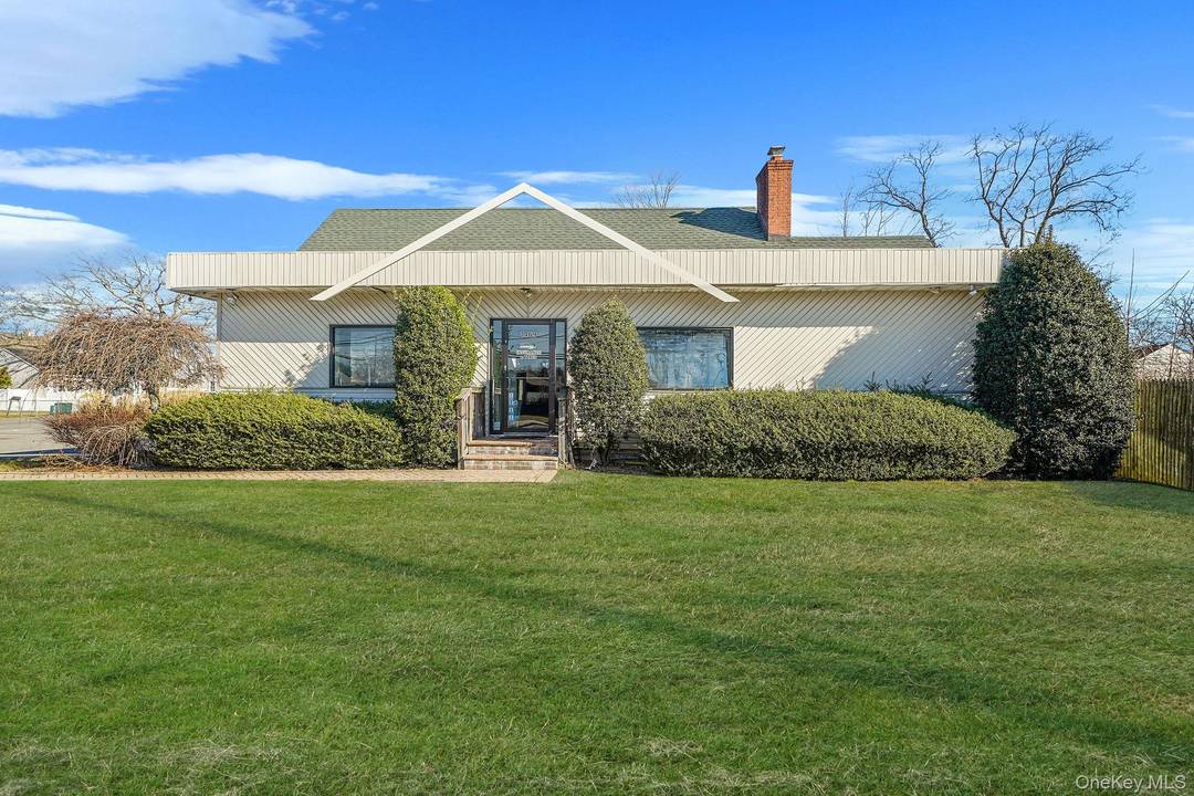 Standalone Commercial Building For Lease Along North Babylon s Most Traveled Corridor.