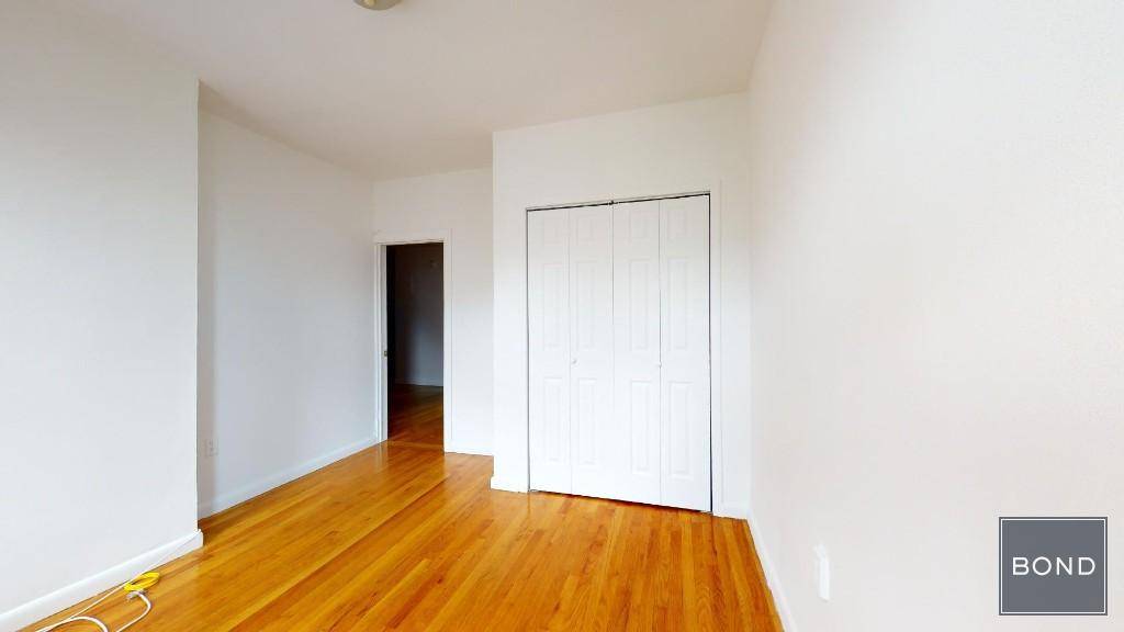 Spacious 2 bedroom in prime East Village location !