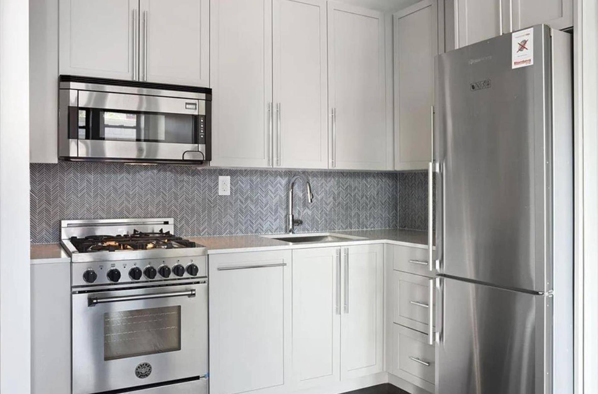 MUST SEE 3 BEDROOM 2 BATHROOM !