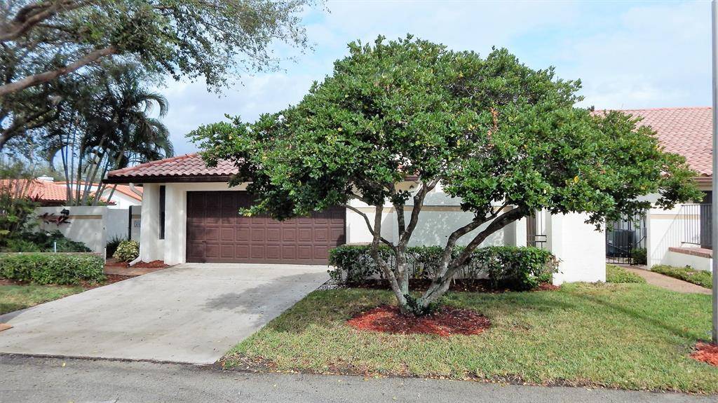 Beautifully renovated 2BR 2BA in the heart of Boca.