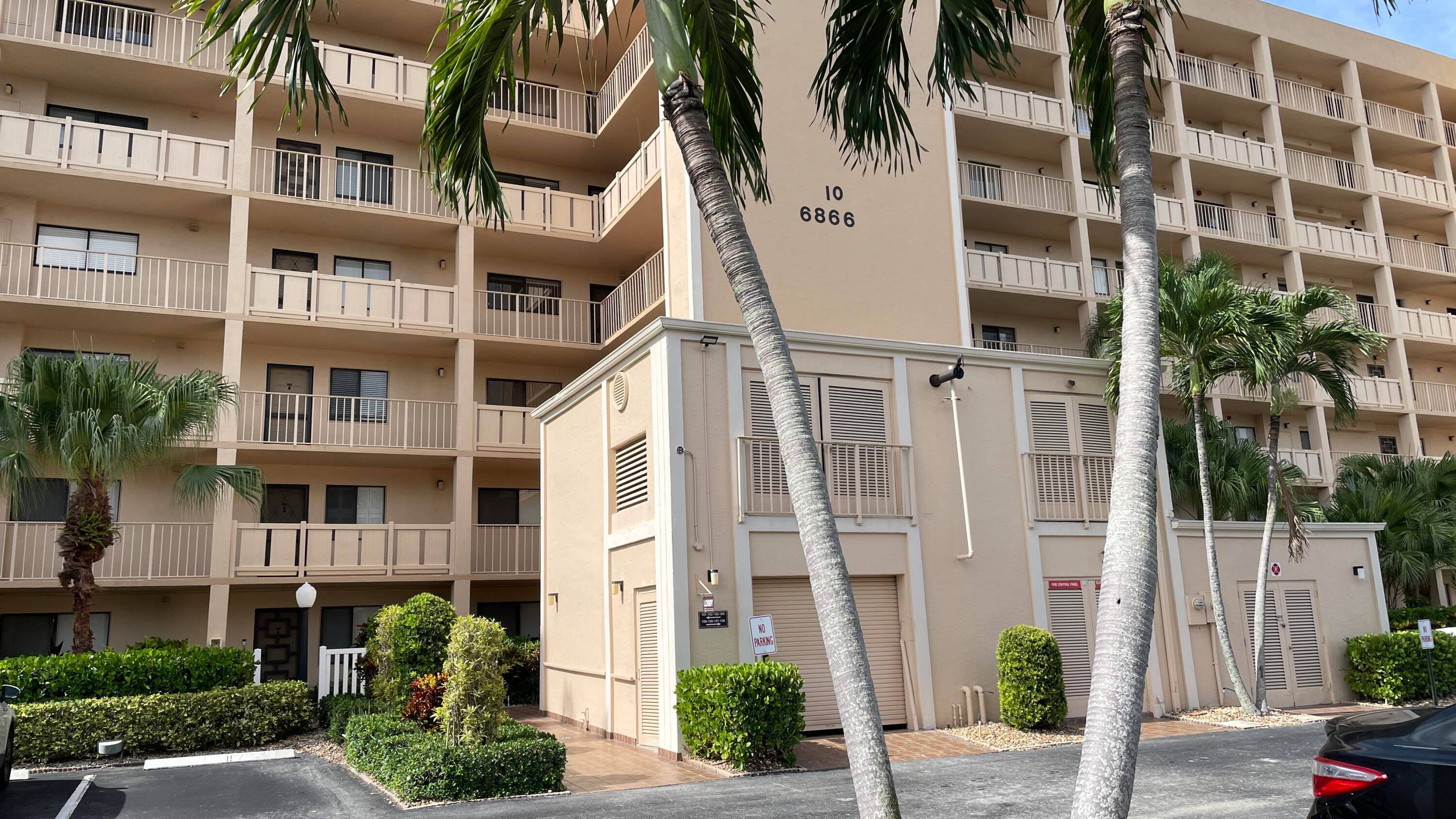 Experience the ultimate in winter retreats at this beautifully appointed 2 bedroom, 2 bathroom condo in Delray Beach.