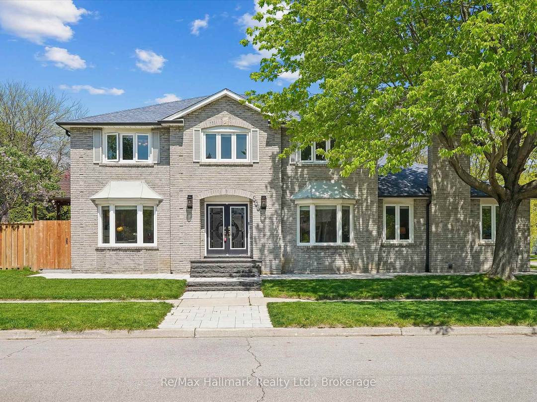 Nestled on a quiet crescent in prestigious Southeast Oakville, this beautifully updated family home offers an exceptional lifestyle just minutes from top ranked schools OTHS, Maple Grove, EJ James.