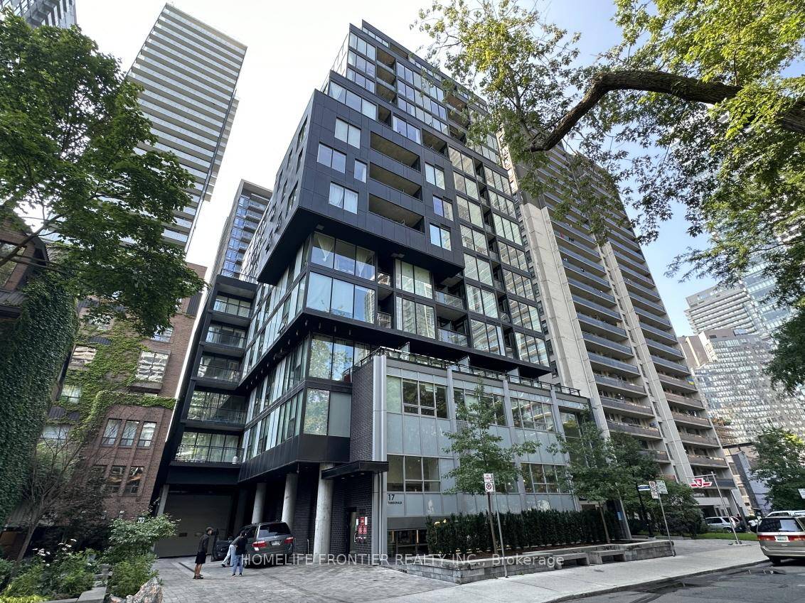 Perfect Location Right Above Subway !