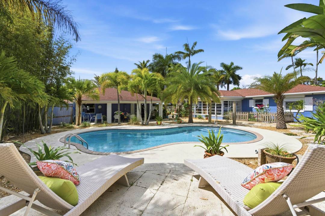 Welcome to ''Sheltering Palms'' !