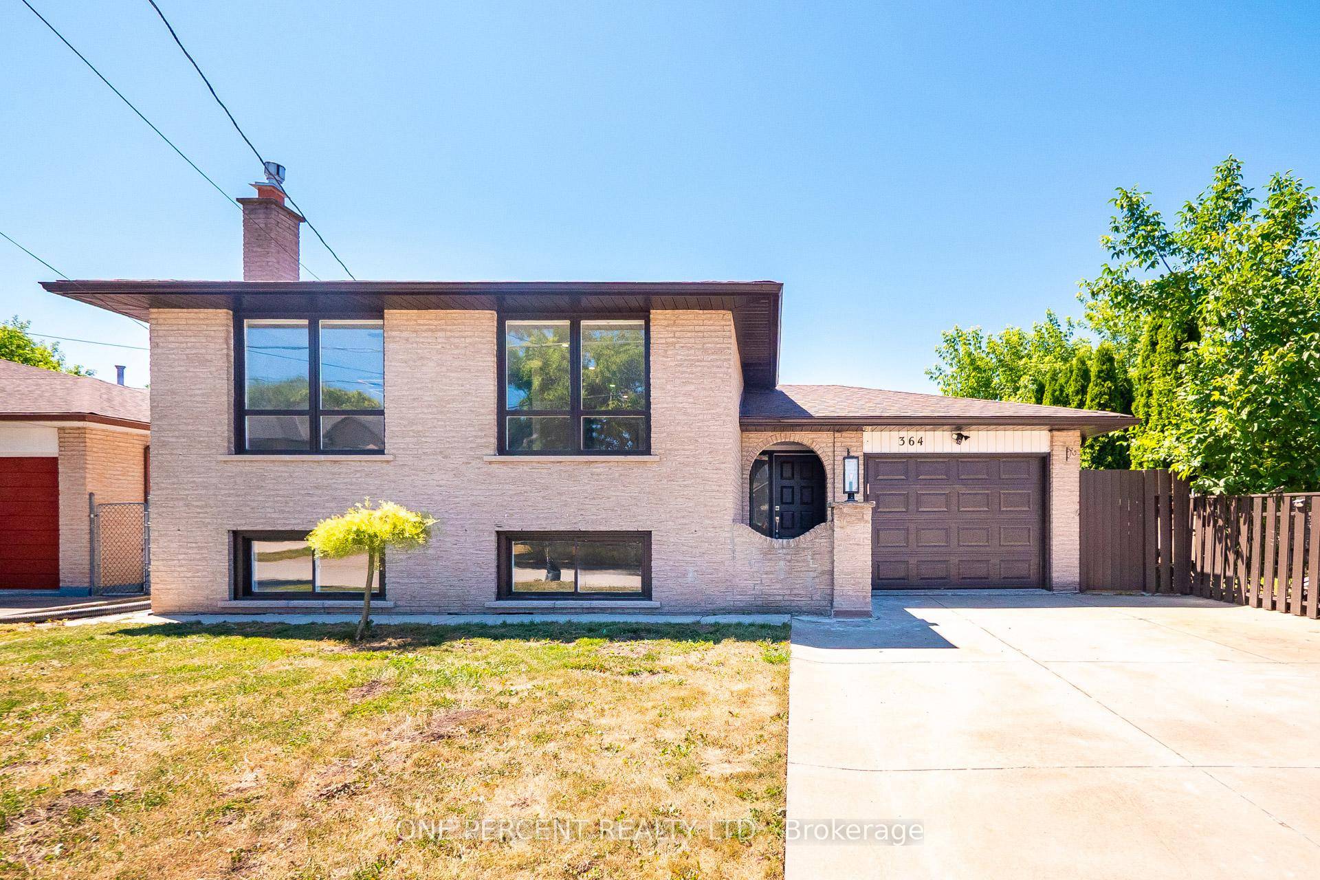 Welcome To 364 Red Oak Avenue, A Freshly Painted And Updated Raised Ranch Bungalow Nestled In A Quiet, Family Friendly Neighbourhood Of Stoney Creek.