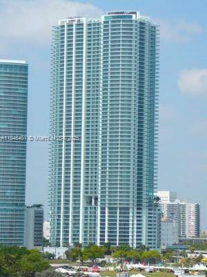 Spectacular 2 bedroom 2 and a half bathroom in a high rise gem offering opulent amenities.