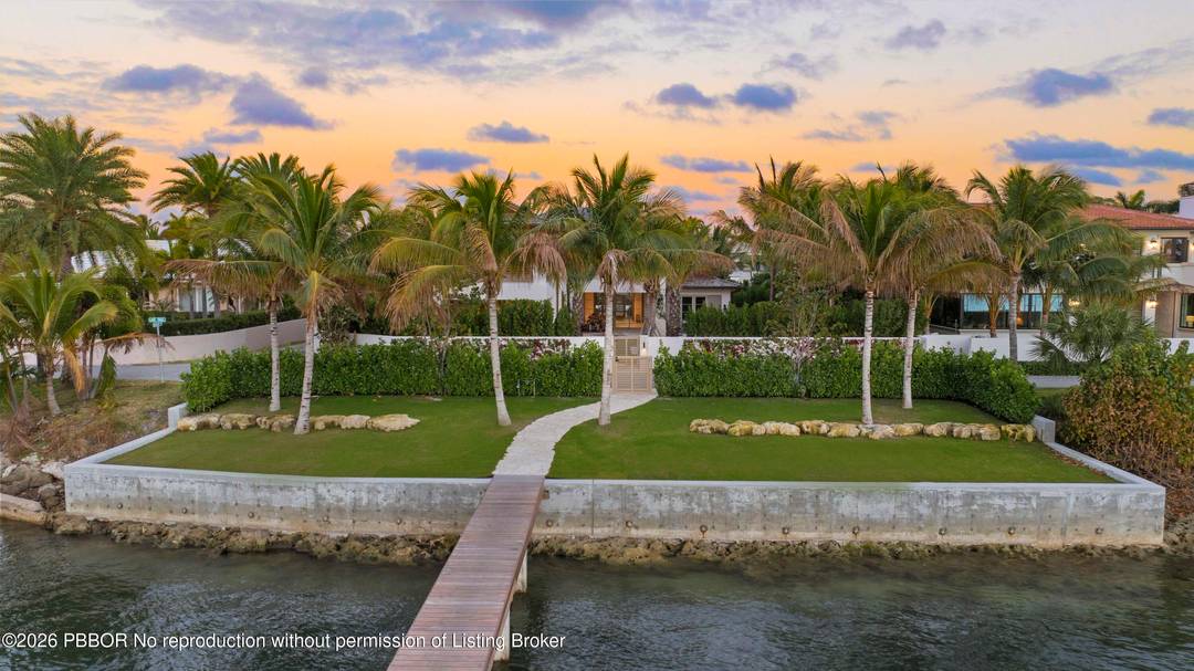 Brand new construction on North Lake Way built by Wildes Builders and LaBerge and Menard Architect's.