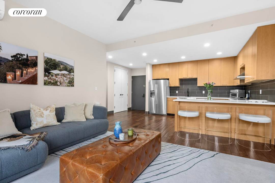 Factory House Three Bedroom Condo with Private Terrace Discover a rare Long Island City offering a bright, meticulously maintained three bedroom condominium with a private terrace.