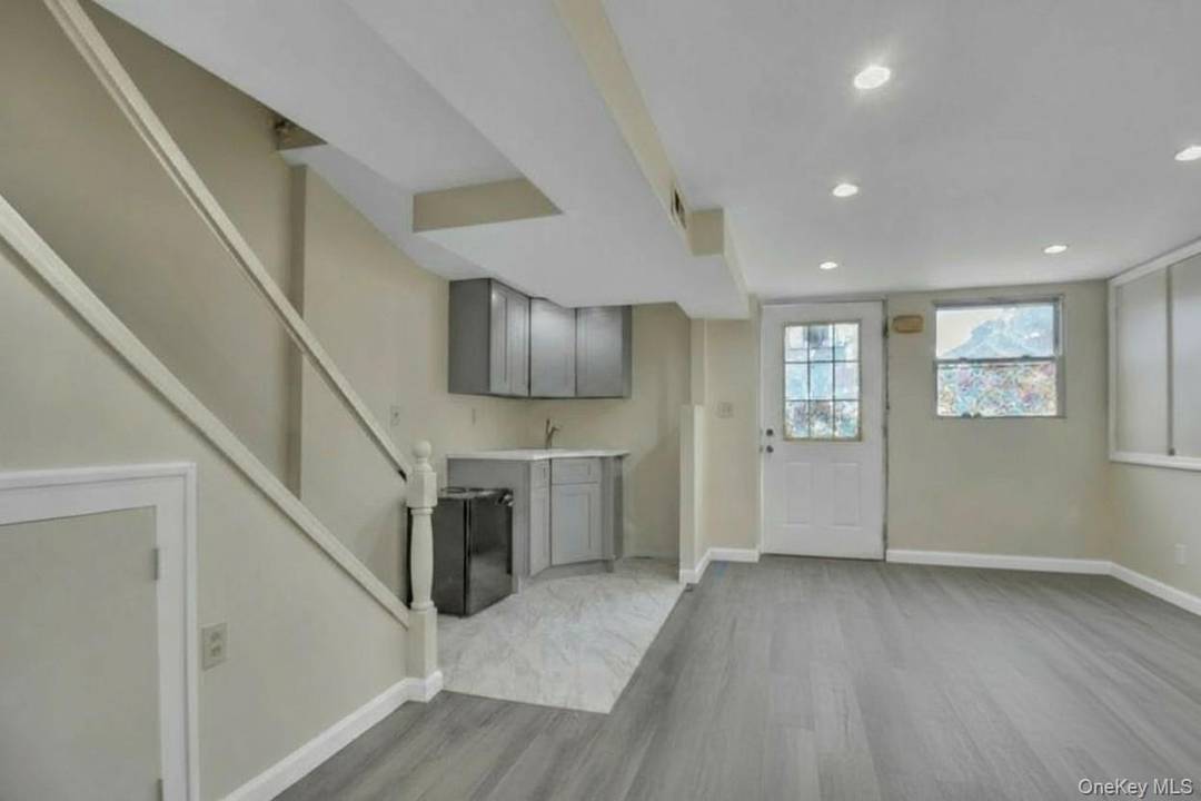 Welcome to 179 11 Everett Road, Jamaica, NY !