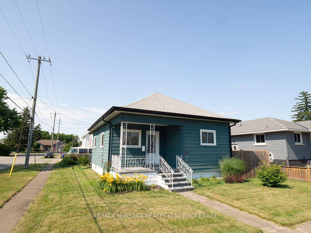 58 Christmas Street is a tidy and affordable 3 bedroom, 2 bath bungalow in an established Port Colborne neighbourhood.