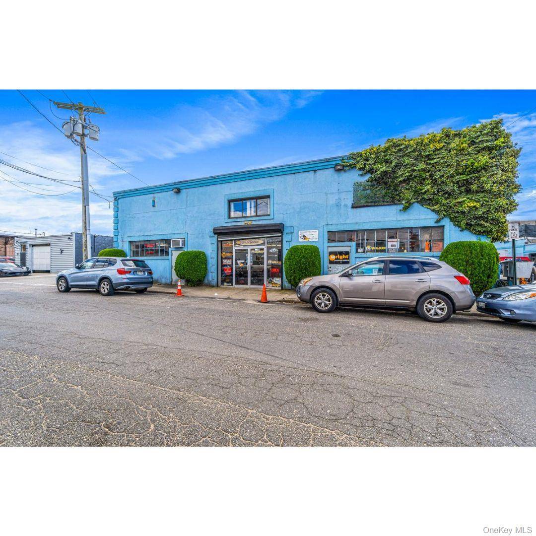 Exceptional Investment Opportunity 2 Acre Industrial Warehouse Complex with 24 Tenants amp ; 12 Workshops Introducing a rare opportunity to own a prime 2 acre industrial property offering stability, scale, ...