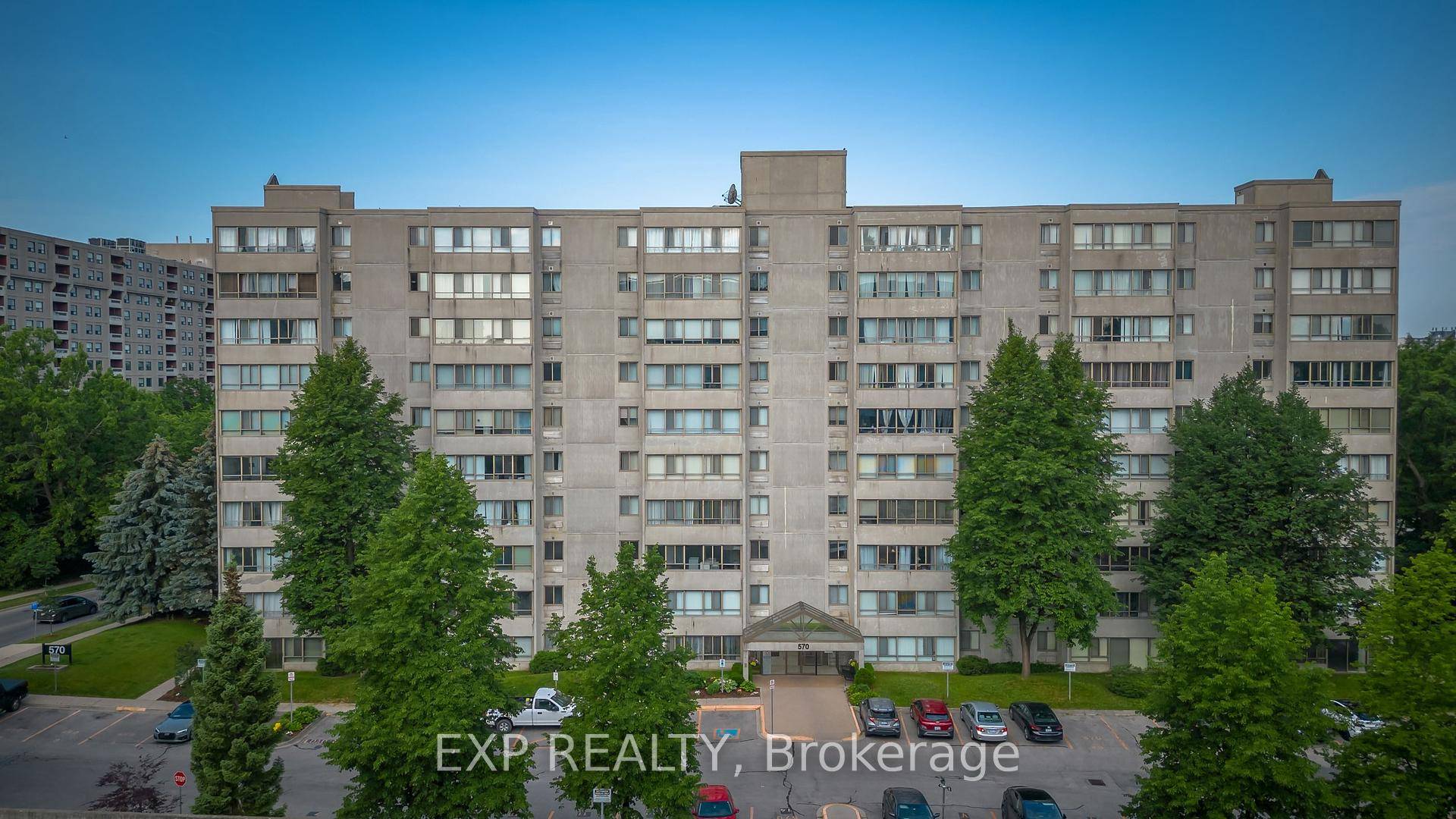 Nestled in the vibrant heart of West London, this rare and expansive 2 bedroom, 2 bathroom corner unit offers stunning panoramic views stretching to the north and east.
