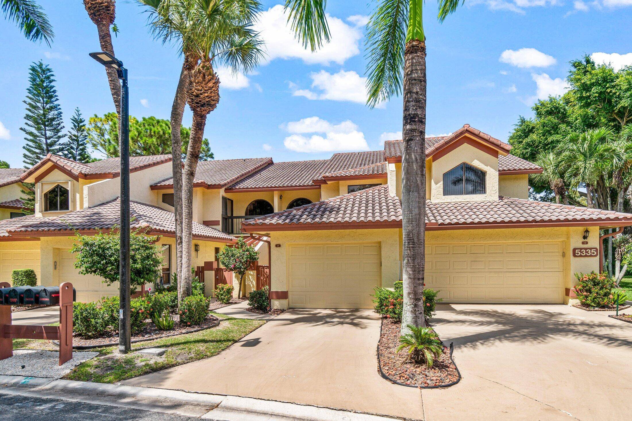Gorgeous Move In Ready 2 Bedroom, Plus Office Townhome w Endless Golf Views All New Kitchen New 2.