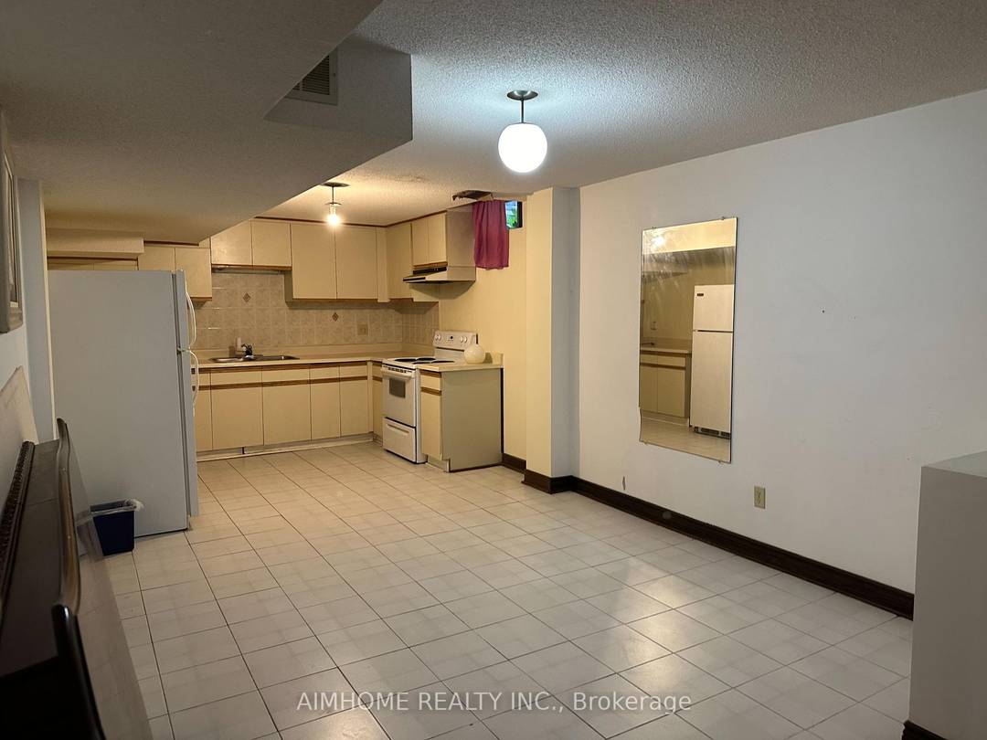 Convenient location with affordable price !