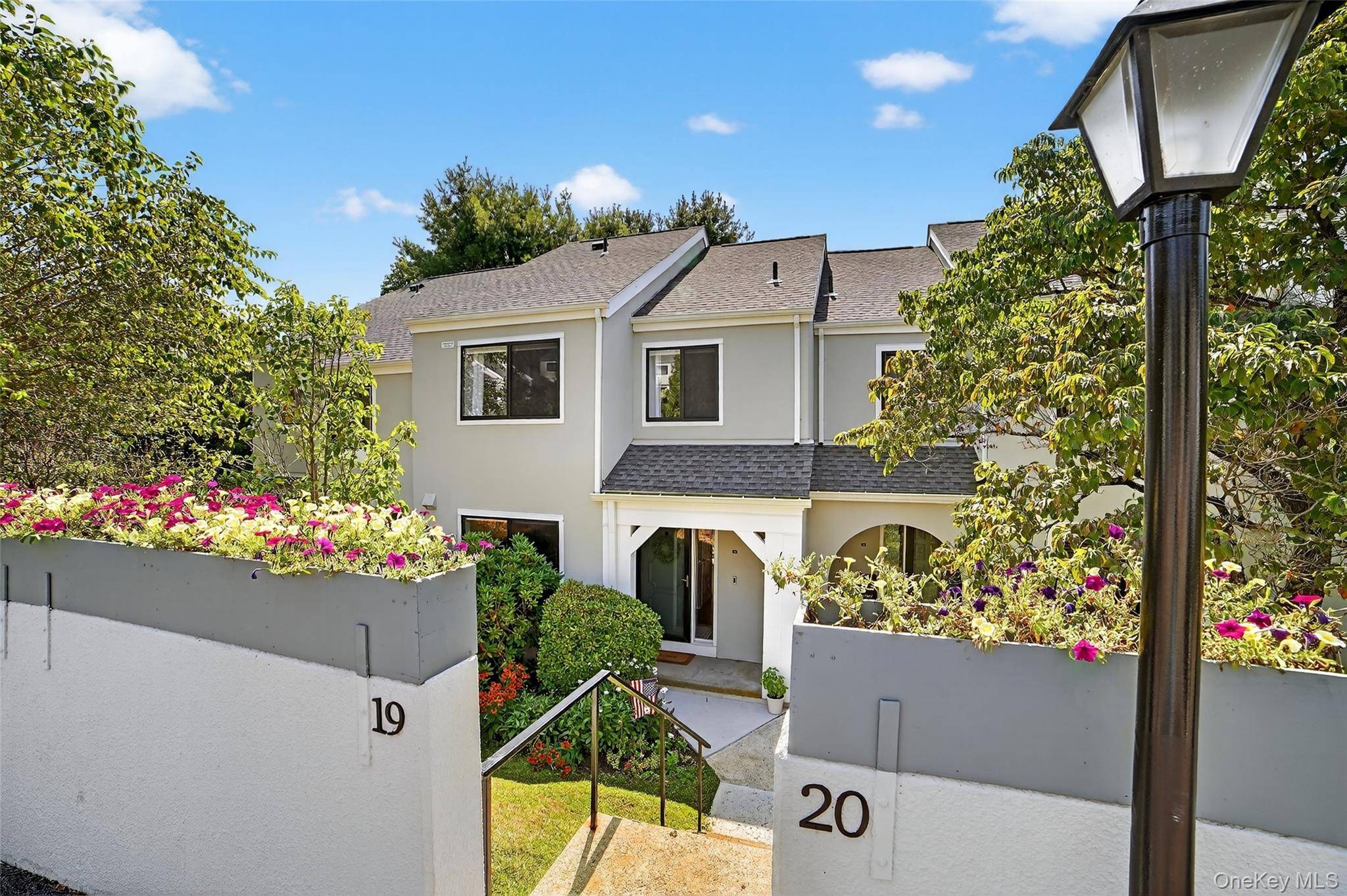 This beautiful townhouse offers a unique opportunity to experience the best of Katonah living, combining comfortable elegance with a prime location to the center of town with restaurants, recreational parks, ...