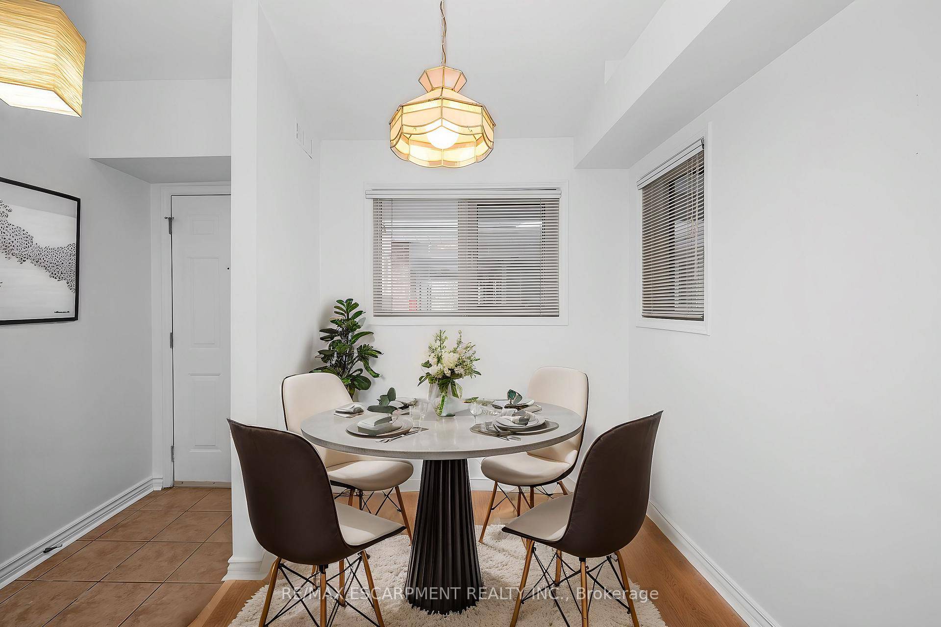 Experience Modern Living In This Beautiful 2 1 Bedroom Condo With 2 Covered Parking Spots In The Heart Of Mississauga !