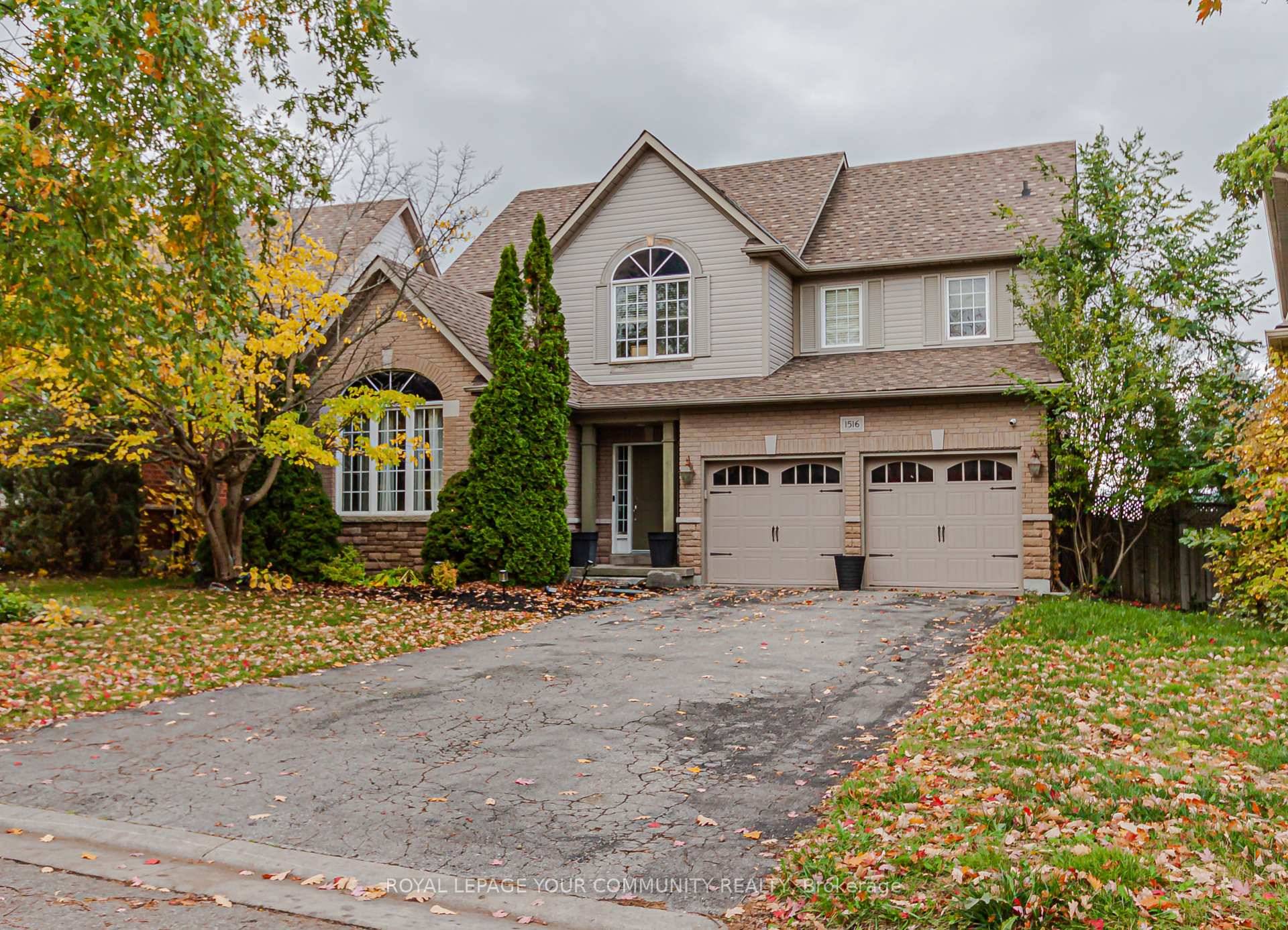 Welcome Home To This Fantastic 'Finefield' Home With Heated Inground Pool This Move In Ready Home Is Perfectly Nestled On A Quiet And Picturesque Street In One Of North Oshawa's ...