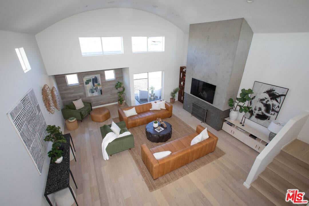 1212   Ocean Park Blvd 2BR Santa Monica La