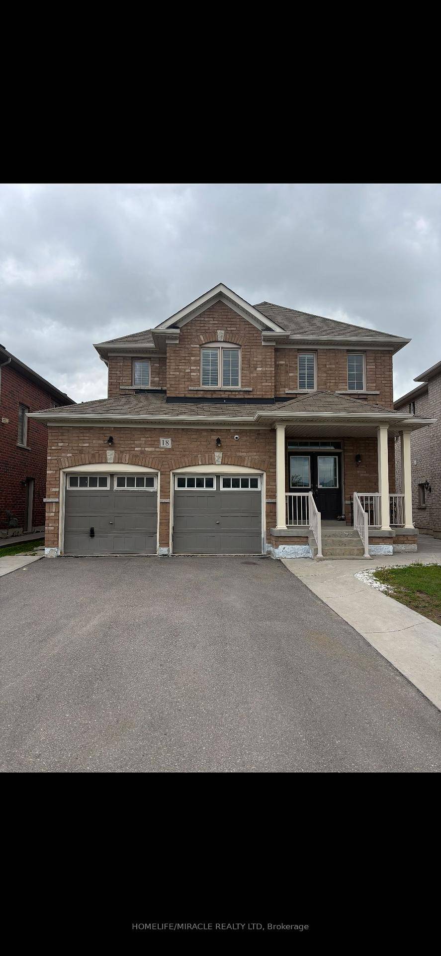 Welcome to this well designed, stunning 4 2 Bedroom Detach Home in Bram East in a highly sought after community.