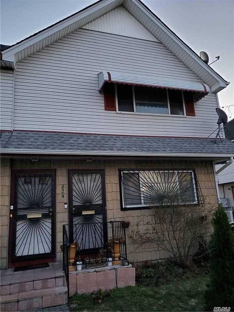 Exceptional 2 Family Home in Prime Arverne by the Sea neighborhood !