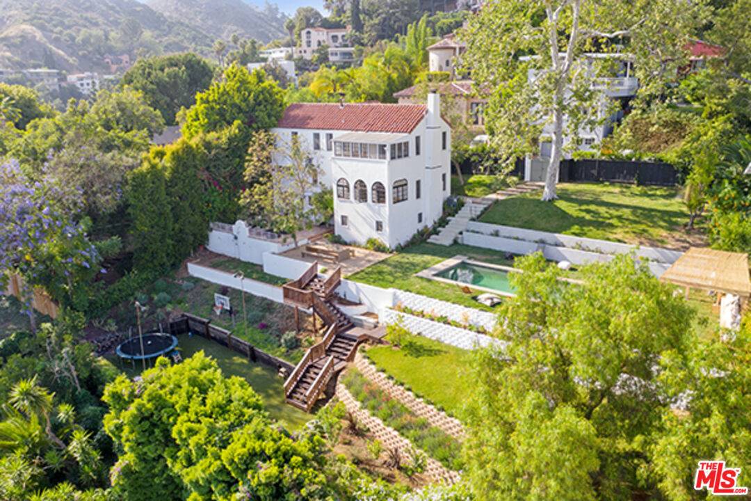 6402 IVARENE AVE 4BR Hollywood Hills East La