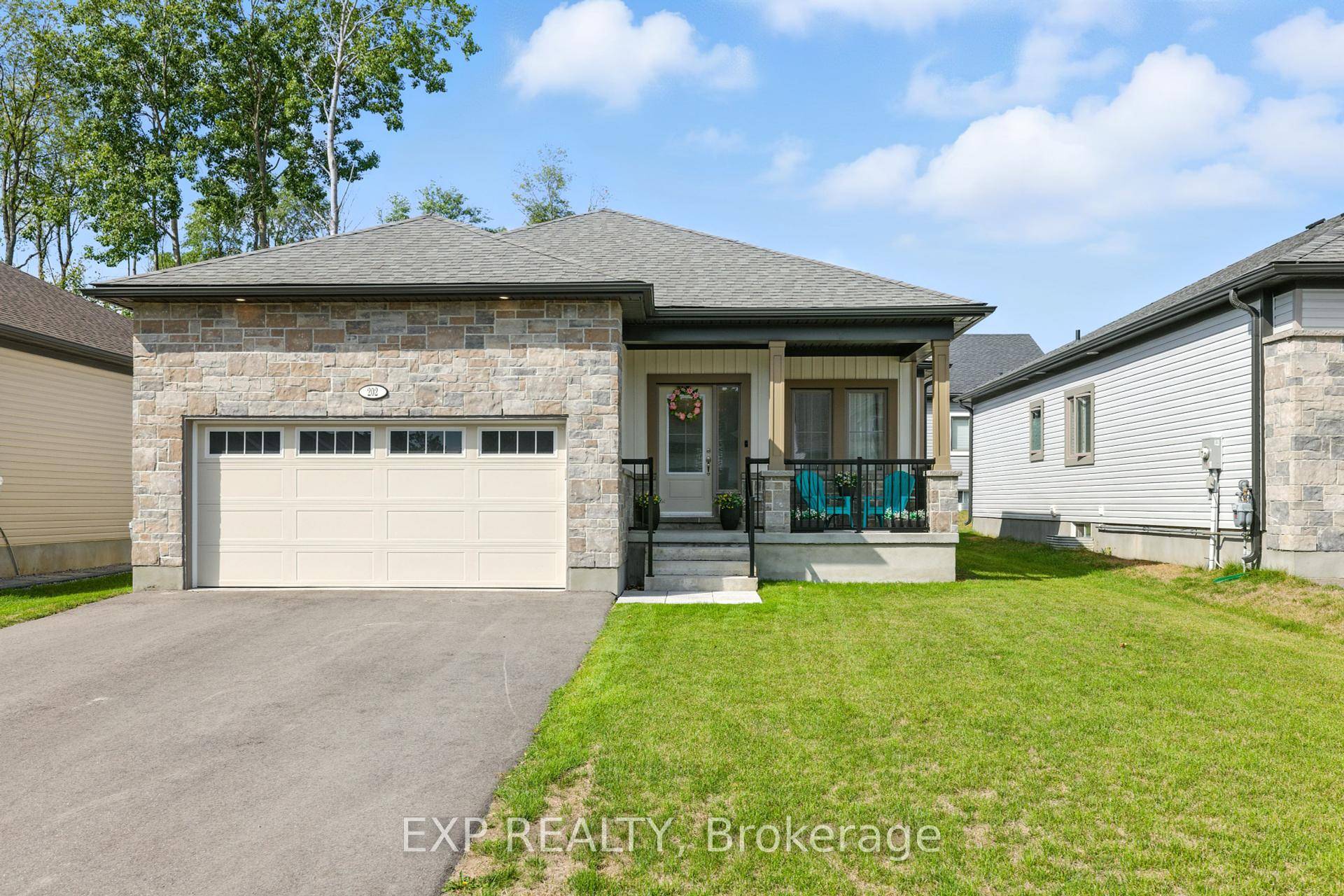 Welcome to 202 Dowsley Cres !