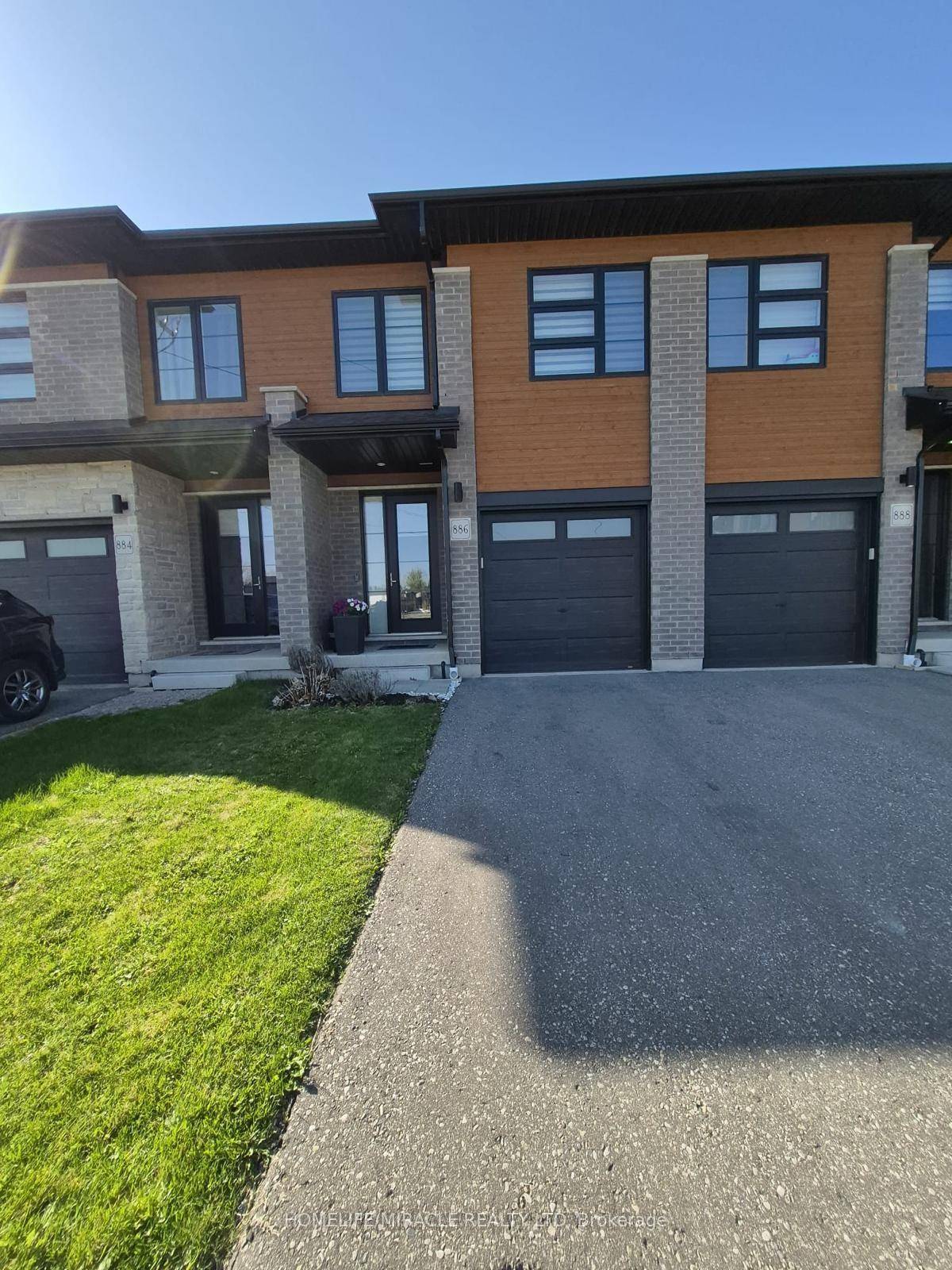 Beautiful and modern executive freehold Townhome only 5 years old in the sought after Doon South area of Kitchener.
