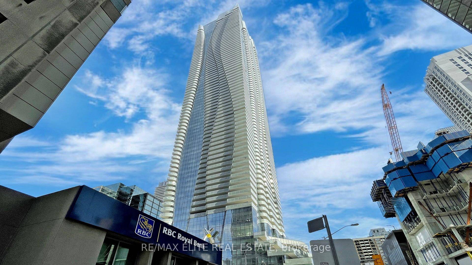 Welcome to One Bloor by Great Gulf, a luxury building in the heart of Yorkville, one ofTorontos most desirable neighborhoods.