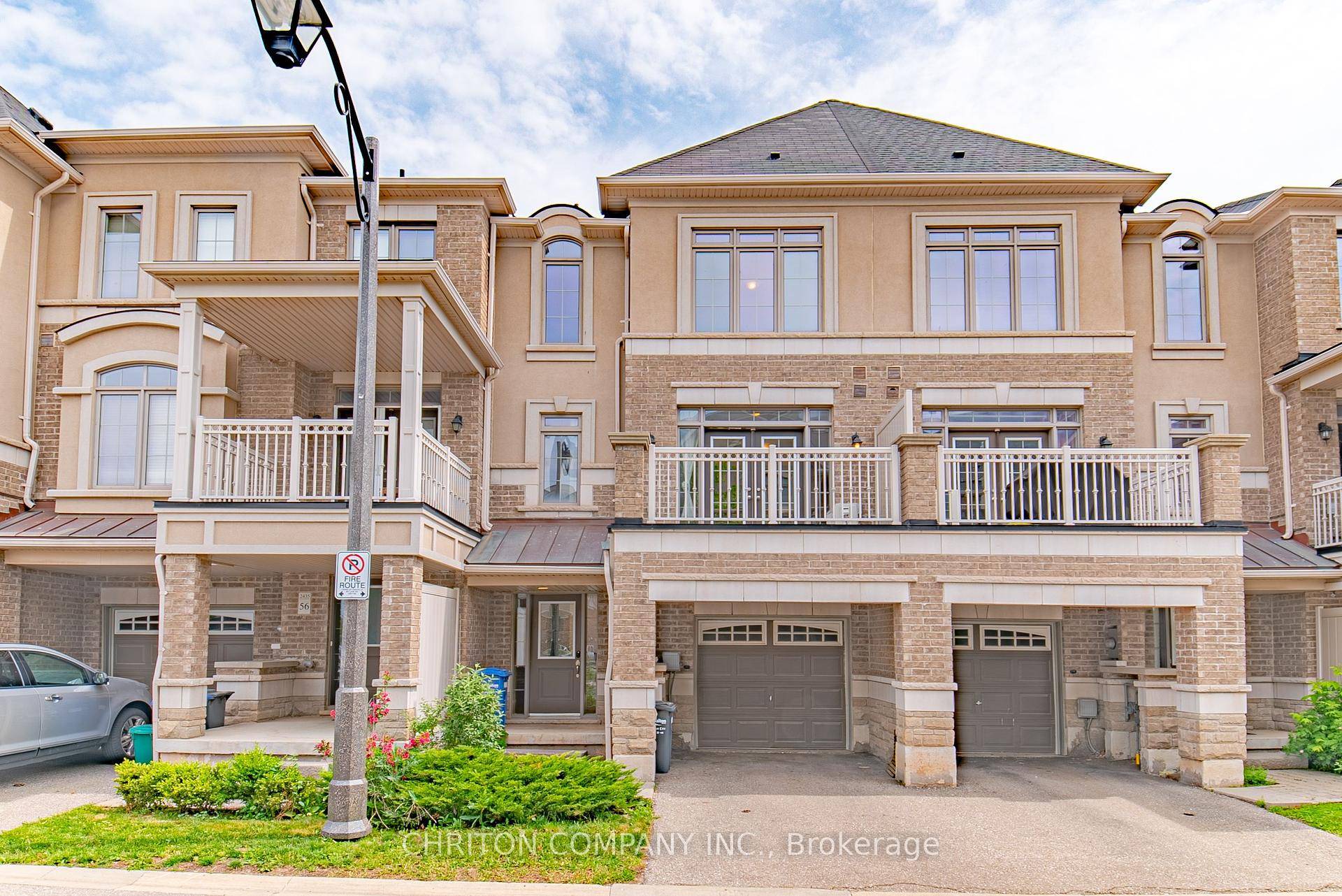 Welcome to this upgraded, carpet free Freehold townhousee in the heart of Oakvilles highly sought after Westmount community.