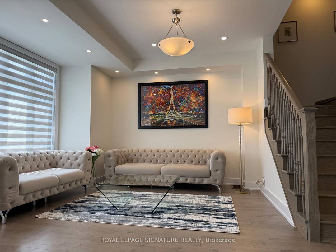 Luxury 5 bedroom Premium Minto Built detached home.