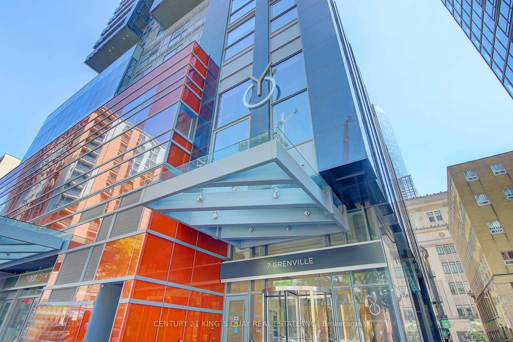 Luxurious Yc Condos In The Heart Of Downtown, One Bedroom With Large Balcony W Great View, 9 Ft Ceiling, Bright amp ; Spacious, Laminate Flooring Thru Out, Modern Kitchen W ...