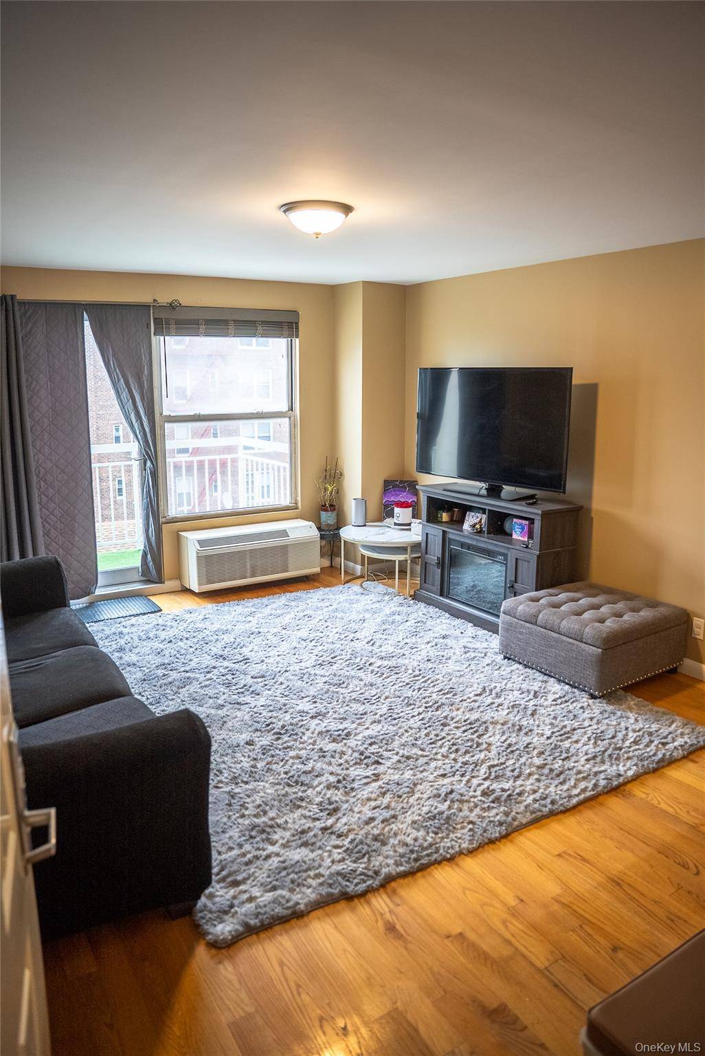 Rare 2 Bedroom, 2 Bath Gem with Private Balcony amp ; Parking Jamaica Estates Welcome to 178 36 Wexford Terrace, an exceptional opportunity to own a rare 2 bedroom, 2 ...