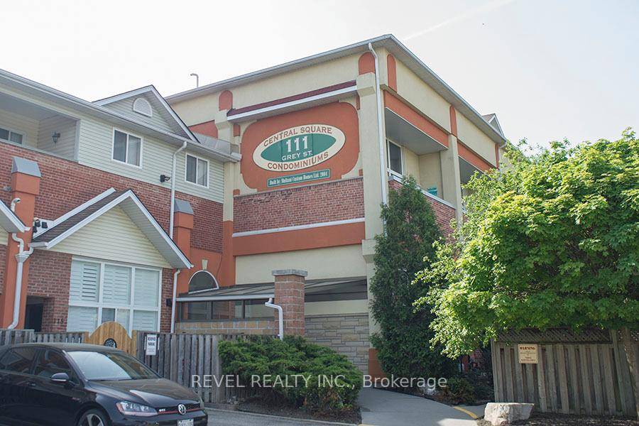 Look no further ! Attention investors, first time home buyers and empty nesters.