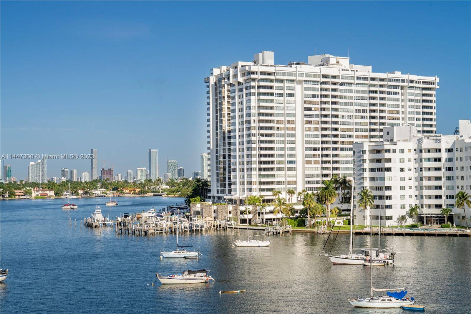 Beauty on Belle Isle ! Watch the cruise ships go by from this chic, recently renovated spacious corner unit.
