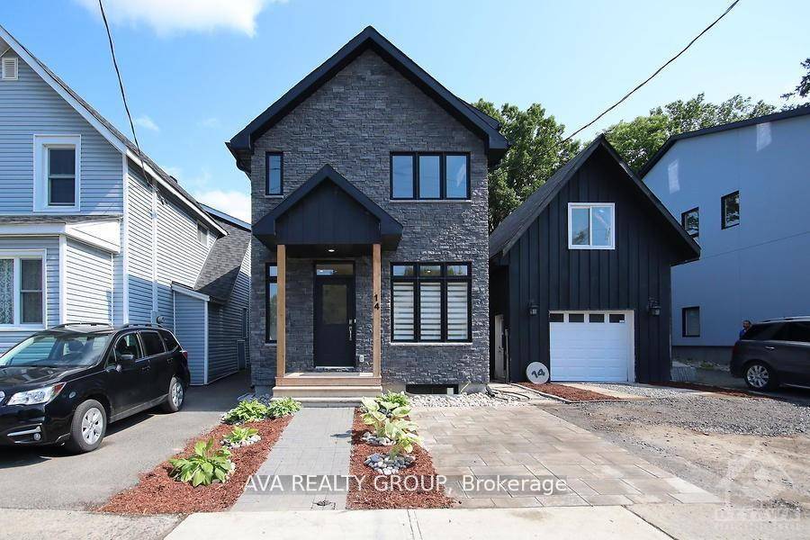 Champion Park Wellington Village, Bright, beautiful, functional, only 8 years old, close to all amenities, fine school, minutes to park, Ottawa River, LRT, hospitals.