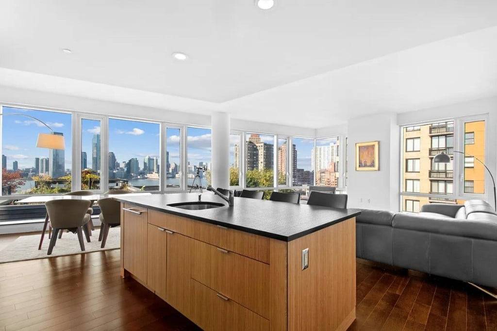 Welcome to 14C at The Visionaire !