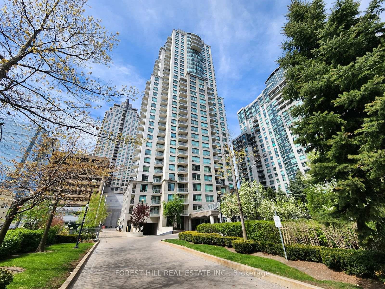 Rare 1132 sq ft of living space on a high floor with spectacular City view, southwestern exposure, Bright and airy.