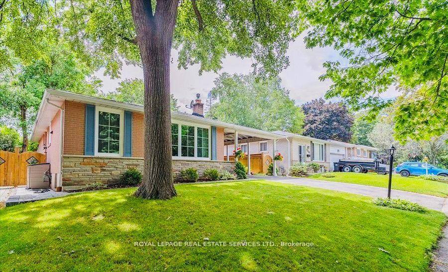Welcome to your dream home that is walking distance to the GO station !