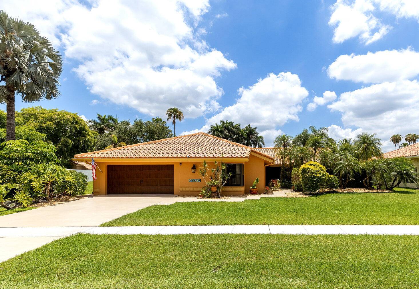 STUNNING 4 BEDROOM POOL HOME WITH TRANQUIL OUTDOOR OASIS HIGH END UPGRADES !