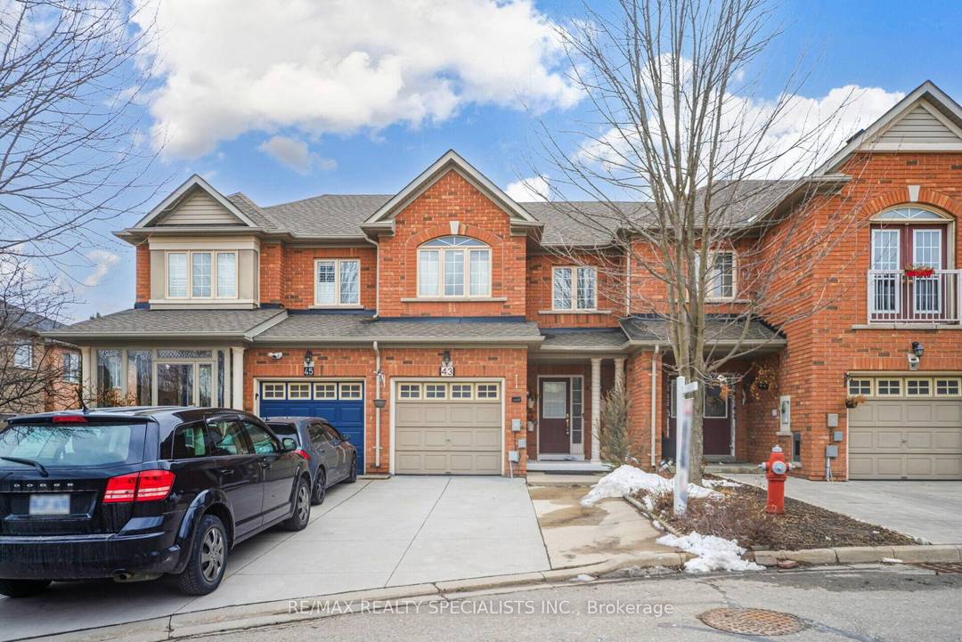 Freshly Painted and with New Pot Lights a Stunning Townhouse in High Demand Location !