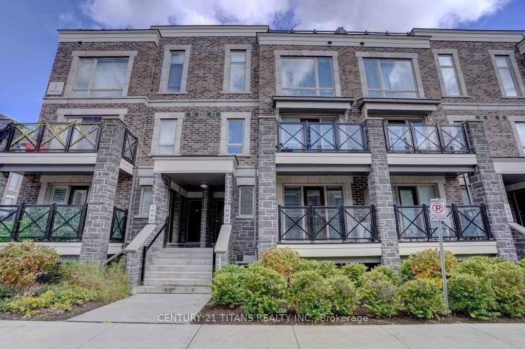 2 Bedroom 2 Bathroom Stacked Townhouse, Main Floor Unit In Grand Cornell Brownstones Home.