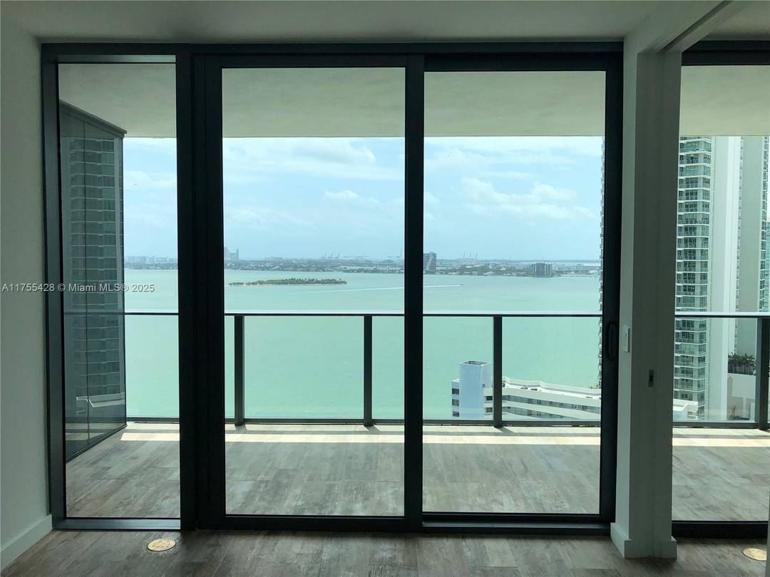 Spectacular Unit 2Beds 2Baths Den, at the fantastic Paraiso Bay.