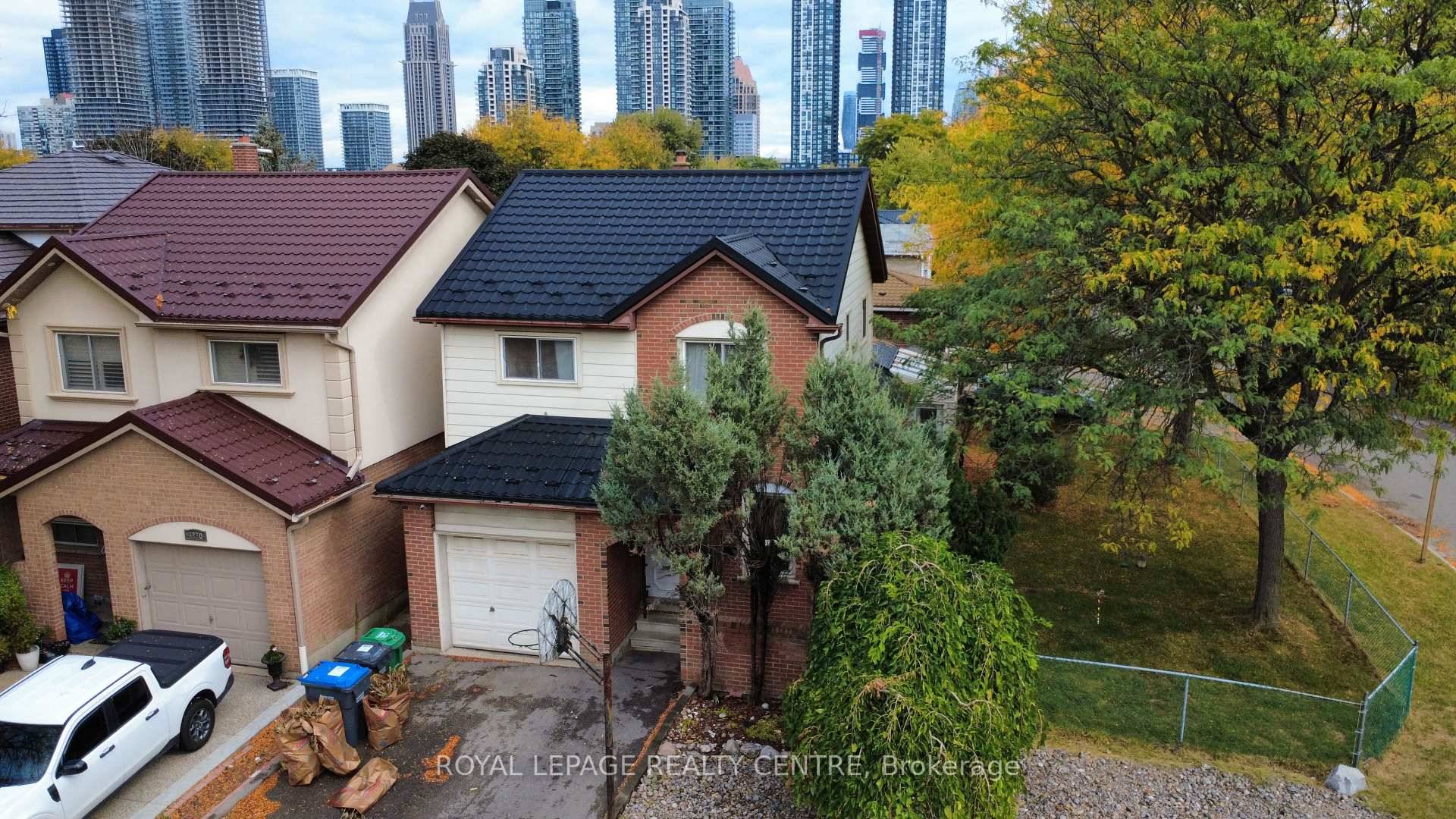 Nicely Nestled Just Minutes From Square One, This Beautiful 5 Level Split Is The Ideal Canvas For Your Family's Next Chapter.